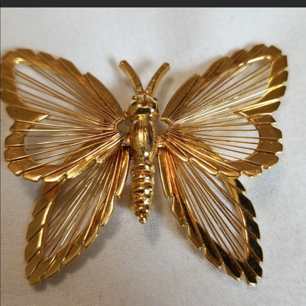 Vintage signed Monet butterfly pin